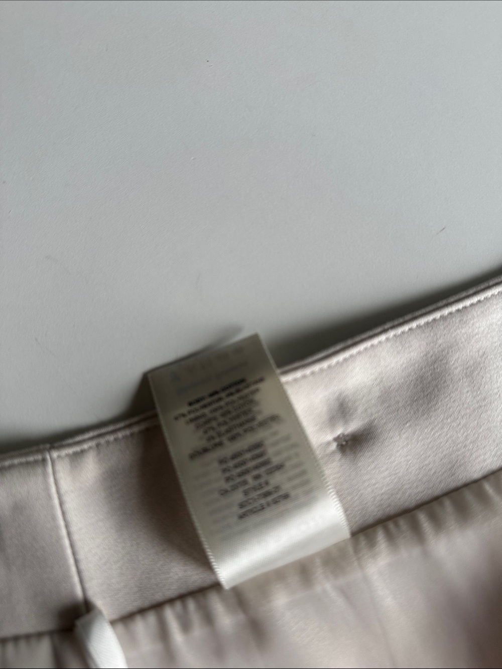 Aritzia Babaton Madden Wrap Skirt in Bone Off White Size 8 Preppy Academia EUC - Picture 8 of 12